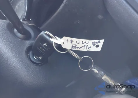 2018 Volkswagen Beetle 2.0T Coast/2.0T S из США, поврежденный, VIN 3VWFD7ATXJM711734